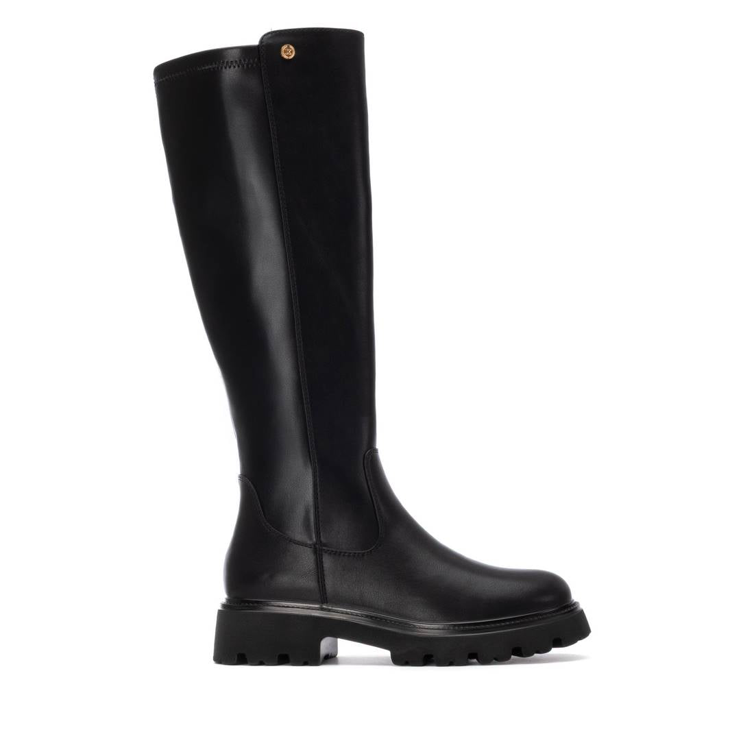 Bota XTI preta vegan mulher 14441901 — fotografia 7 do modelo com salto 5 cm