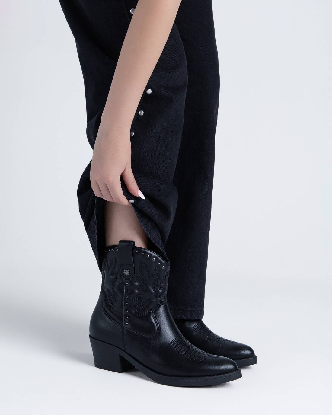Bota Mulher Preta Xti-14619001