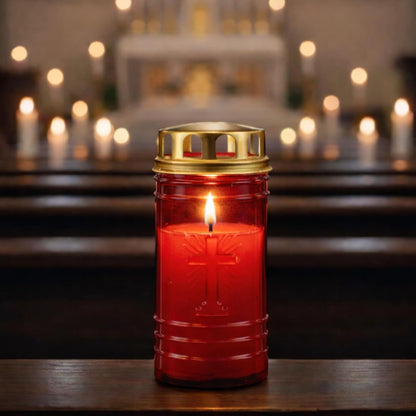  Círio 30 L vermelho com tampa dourada aceso em igreja